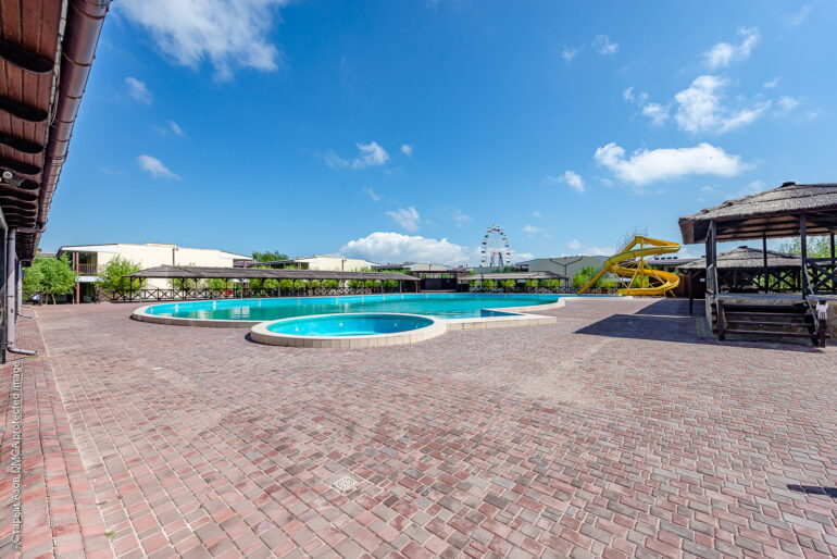 База отдыха «Водный мир» в Кирилловке на Федотовой косе