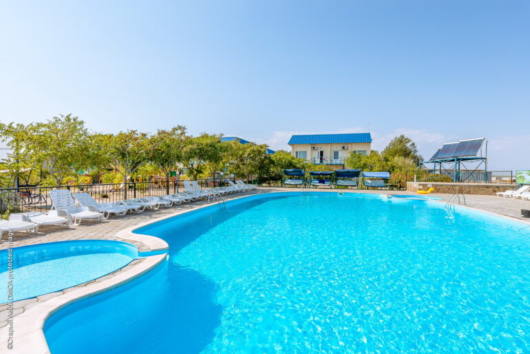 Отель «Пересыпь» в Кирилловке на косе Пересыпь