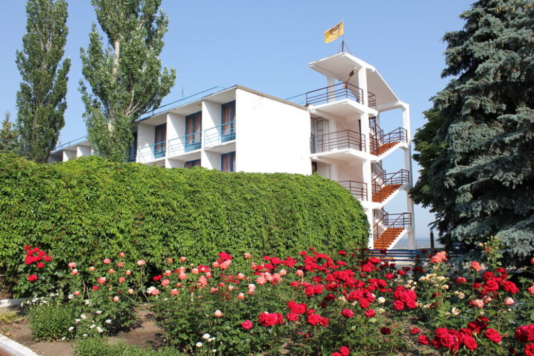 Пансионат «Радуга» в Урзуфе