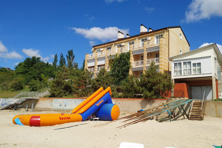 Пансионат «Солнечный берег» в Урзуфе