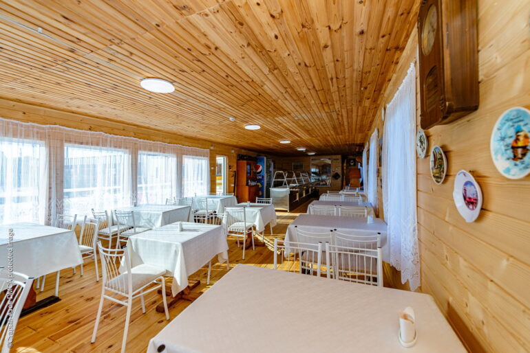 Столовая на Бердянской косе