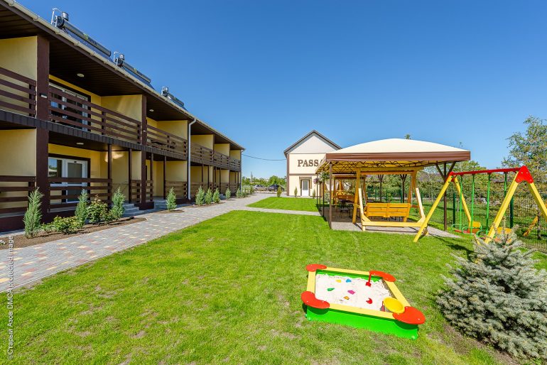 Детская площадка на базе отдыха Приморска