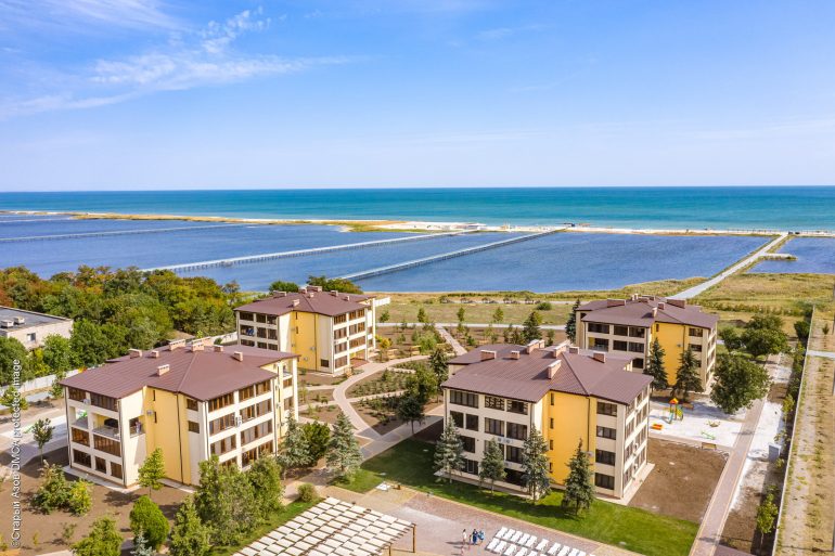 Панорама мостов через лиман в Приморске