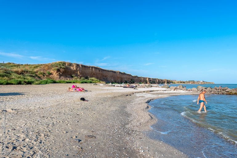 Глиняные обрывы в Степановке Первой